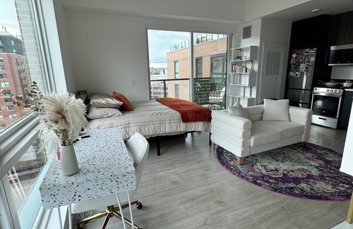 LoDo Apartment | Mod Lodo studio with balcony