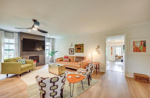 Seguin House | Mod on the Guad Home with Lake McQueeney Views!