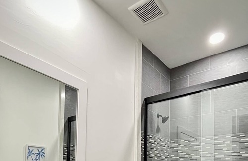 Harris House | Mod Vacation Home!