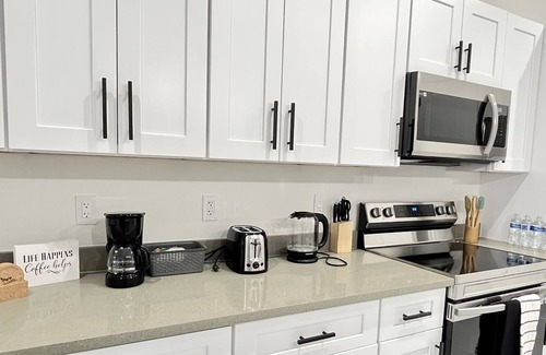 Harris House | Mod Vacation Home!