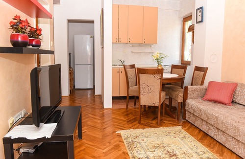 Bijeli do Apartment | Moderate Two Bedroom Apartment near city center