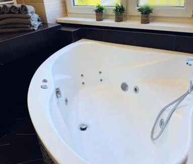 Michalovce Apartment | Moderný 2-spálňový apartmán Twins White s balkónom