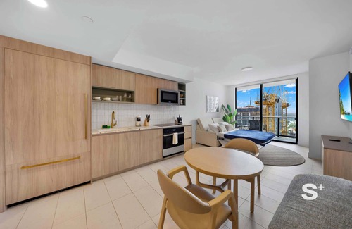 Downtown Miami Apartment | Modern 1-BD Condo in Downtown Miami | City Views, Gym, Spa & Wellness