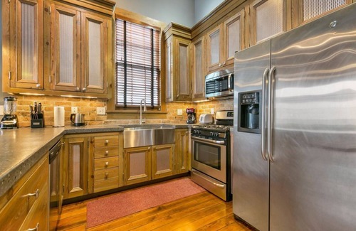 Faubourg Lafayette House | Modern 1-BD Near French Quarter | Walk to Superdome