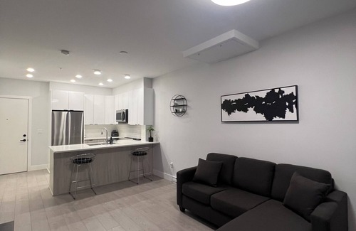 Langley Condo | modern 1 bdrm condo steps from casino