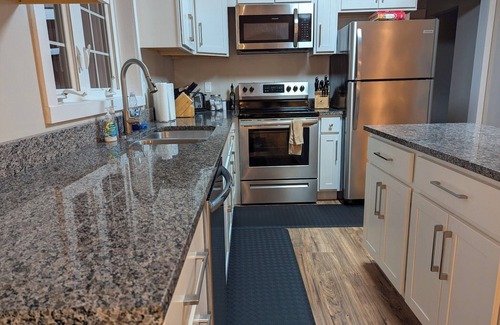 Brunswick Apartment | Modern 1-bedroom apartment in beautiful Brunswick, Maine