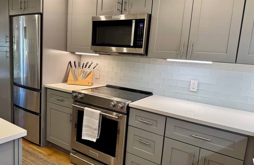 Whittier Condo | Modern 1-bedroom condo on Pearl Street, WiFi, AC, parking