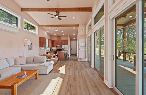 Clearlake House | Modern 1-bedroom house with amazing views of the lake