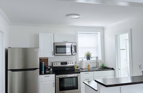 Whitesboro Apartment | Modern 1 BR apt | Close to everything | Whitesboro