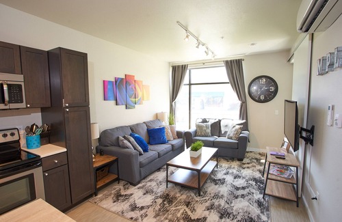 Powderhorn Apartment | Modern 1 BR, Free Parking, Fast Wi-Fi, W/D, Desk