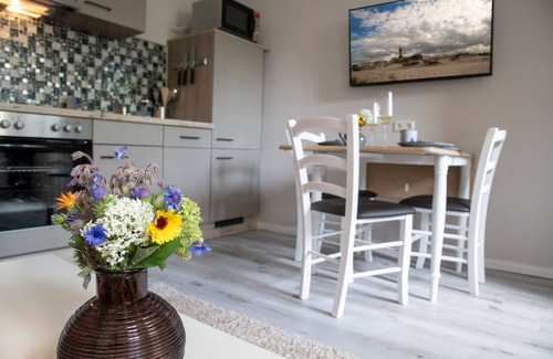 Steintor-Vorstadt Apartment | Modern 1-room apartment near the train station, newly renovated, top furnishings