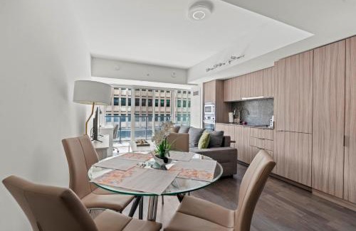 Bay Cloverhill Apartment | Modern 1BD Apartment with Balcony DT Toronto