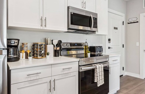 Near East Columbus Apartment | Modern 1BR/1BA Comfort in Columbus