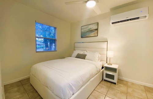 Orlando House | Modern 1BR/1BA Guest House by Universal/Parks