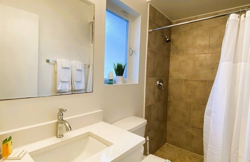 Orlando House | Modern 1BR/1BA Guest House by Universal/Parks