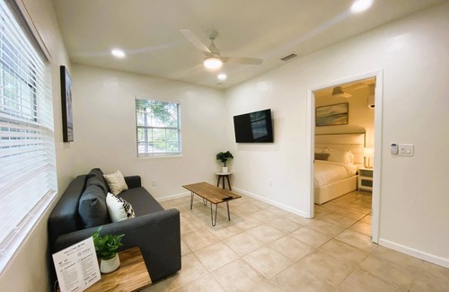 Orlando House | Modern 1BR/1BA Guest House by Universal/Parks