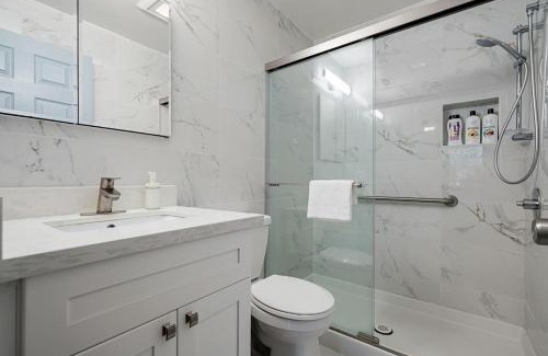 Inner Parkside Apartment | Modern 1BR 1Bath with Living Area near SFSU