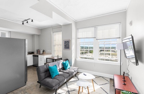 Civil Rights Historic District Apartment | Modern 1br - 2mins to DT + Wifi + Gym +mins to UAB