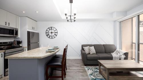 Bloor-Yorkville Apartment | Modern 1BR Condo in Church Yonge Corridor