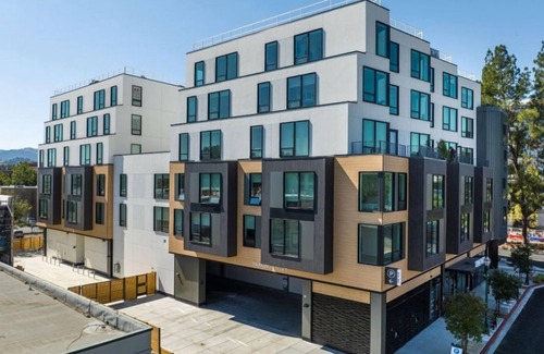 Walnut Creek Condo | Modern 1BR Condo w/Rooftop Garden, Walnut Creek