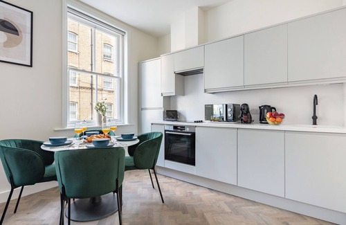 St Luke's Apartment | Modern 1BR Downtown Stay