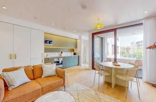 Haverstock Apartment | Modern 1BR Flat | Balcony & Near Tube | Pass the Keys