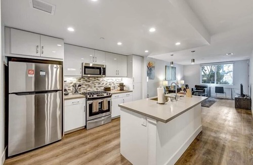 Irvine Business Complex Apartment | Modern 1BR | Kitchen + Laundry | Near Orange County Airport