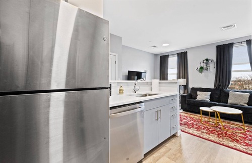 Everett Apartment | Modern 1BR Near Encore 3948