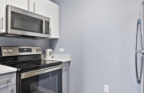 Everett Apartment | Modern 1BR Near Encore 3948