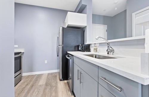 Everett Apartment | Modern 1BR Near Encore 3948