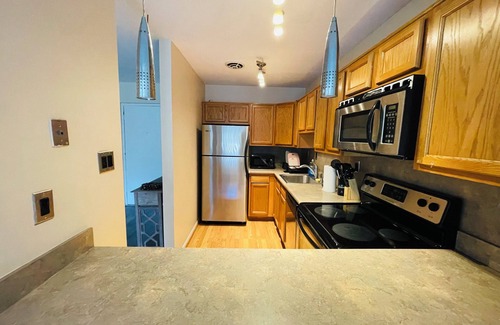 Elkins Park Apartment | Modern 1BR Retreat in Elkins Park Monthly Discount