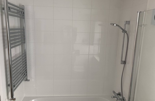 Richmond Apartment | Modern 1st floor apartment in Richmond