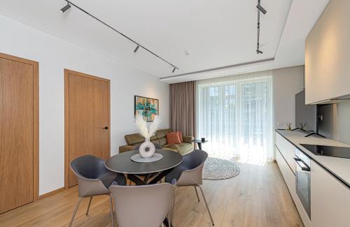 Kaunas Apartment | Modern 2 BD Apartment by Domvia
