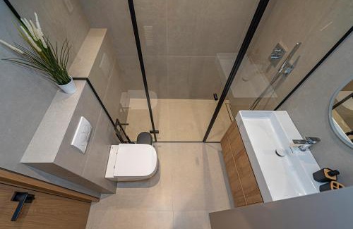 Kaunas Apartment | Modern 2 BD Apartment by Domvia