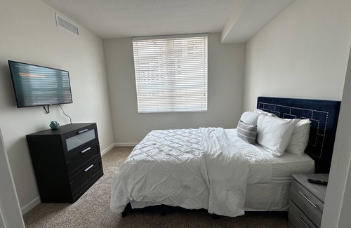 Channel District Apartment | Modern 2-BD Retreat in Vibrant Channelside District