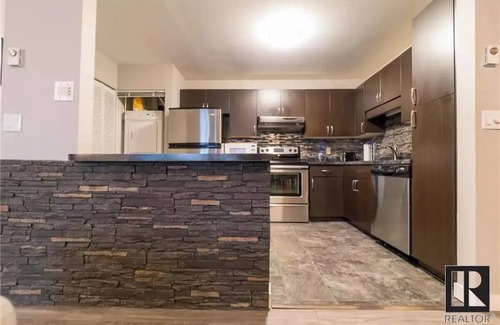 Winnipeg House | Modern 2 bed/2 bath Condo in Great locationn