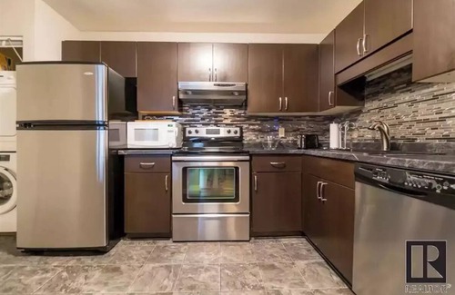 Winnipeg House | Modern 2 bed/2 bath Condo in Great locationn