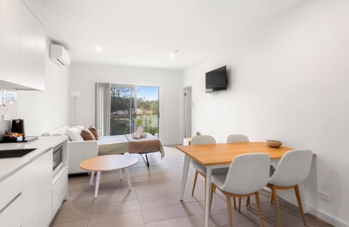 Callala Beach Apartment | Modern 2 Bed Apartment - 6 Min walk to beach