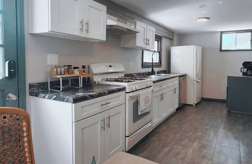 South Kansas City Apartment | Modern 2 Bed Basement Apartment KC: Quiet Central