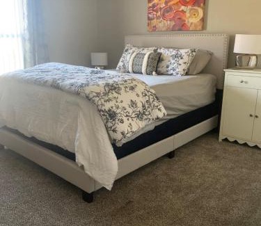 Bettendorf House | Modern 2 bed condo with office