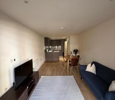Whittington Apartment | Modern 2-Bedroom 2-Bath Apartment-Stylish&Spacious