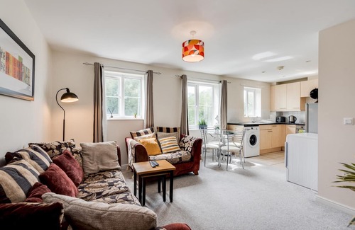 Oxford Apartment | Modern 2 Bedroom Apartment in popular Jericho !