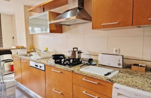 Parque das Nacoes Apartment | Modern 2-Bedroom Apt Close to Lisbon Airport, Metro & Near Parque das Nações
