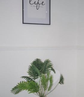 Alibon House | Modern 2 bedroom house in Greater London - Private Garden, Free Wifi and Parking