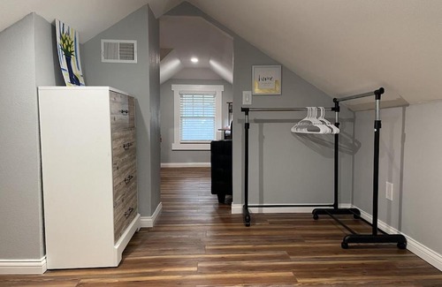 Manitowoc House | Modern 2 Bedroom House, Close to Lake Michigan