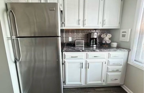 Evansville House | Modern 2 bedroom townhome great location Evansville near hospitals, University