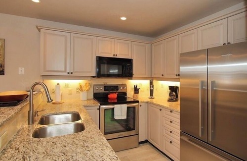 Salt Lake Mountain Resorts Condo | Modern 2 bedroom, 2 bath - Steam Shower in Master Bath, Smart TV