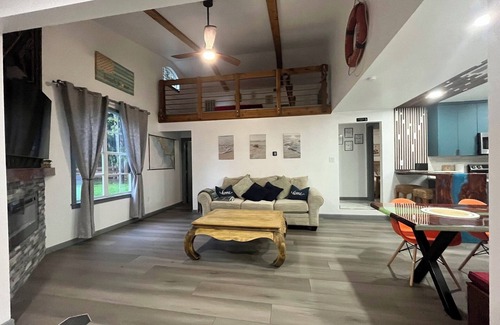 Crystal River House | Modern 2-bedroom waterfront home near Manatee Haven with kayaks