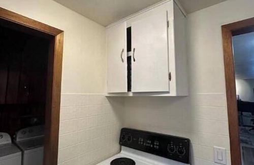Pinehurst House | Modern 2 Bedrooms in Northgate, Close to Downtown
