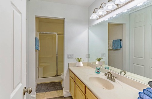 Mira Mesa Condo | Modern 2-BR Family Condo: Free Gym, Pool Access & Laundry + Pets are welcome